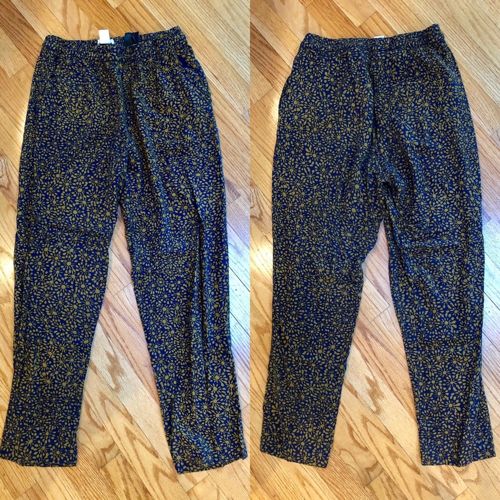 H&M High Waisted Tapered Ankle Patterned Bag Pants